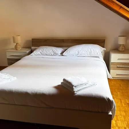 Piazza Grande Duplex Апартаменты *