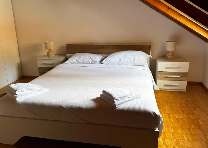 Piazza Grande Duplex 아파트 *